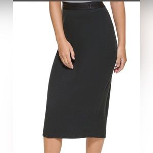 DKNY | Black Ribbed Pull-On